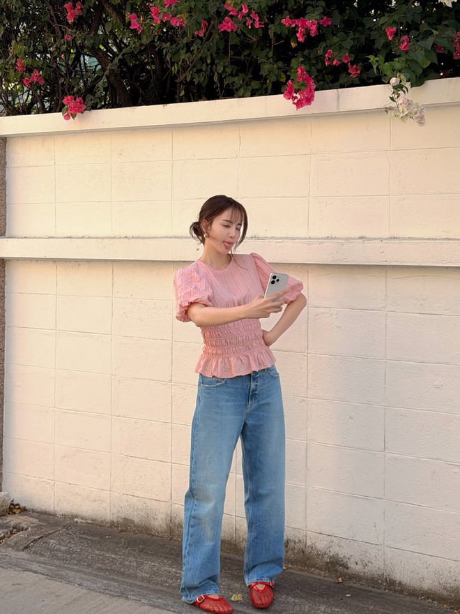 Phong cách mùa hè tươi tắn hơn với những món đồ màu hồng - Ảnh 4.