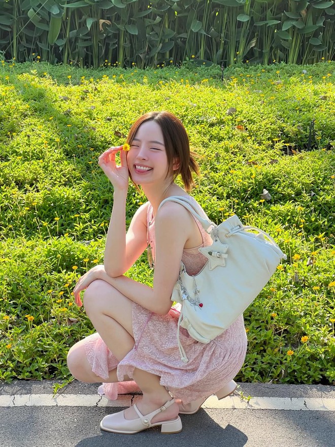 Phong cách mùa hè tươi tắn hơn với những món đồ màu hồng - Ảnh 9.