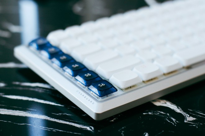 Trải nghiệm bàn phím cơ Vanguard Air 99 Wireless: Mỏng, đẹp, tích hợp nút Stream Deck - Ảnh 2.