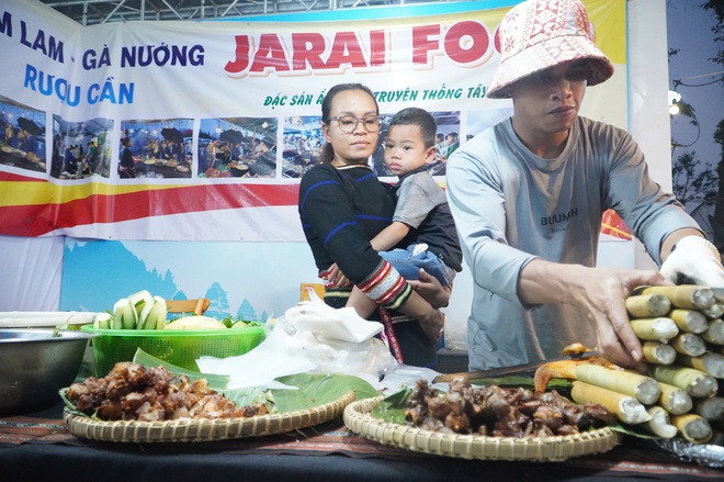 M&oacute;n ăn g&acirc;y ấn tượng với NSND Xu&acirc;n Bắc tại Ng&agrave;y hội Văn h&oacute;a ẩm thực Gia Lai- Ảnh 5.