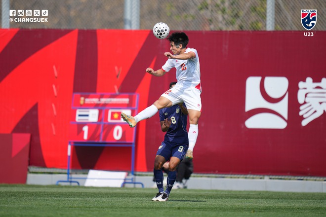 Thủ môn Cao Văn Bình rực sáng, U.23 Việt Nam vẫn thua U.23 Thái Lan vì thủng lưới giây 22- Ảnh 6. Thủ môn Cao Văn Bình rực sáng, U.23 Việt Nam vẫn thua U.23 Thái Lan vì thủng lưới giây 22- Ảnh 6.
