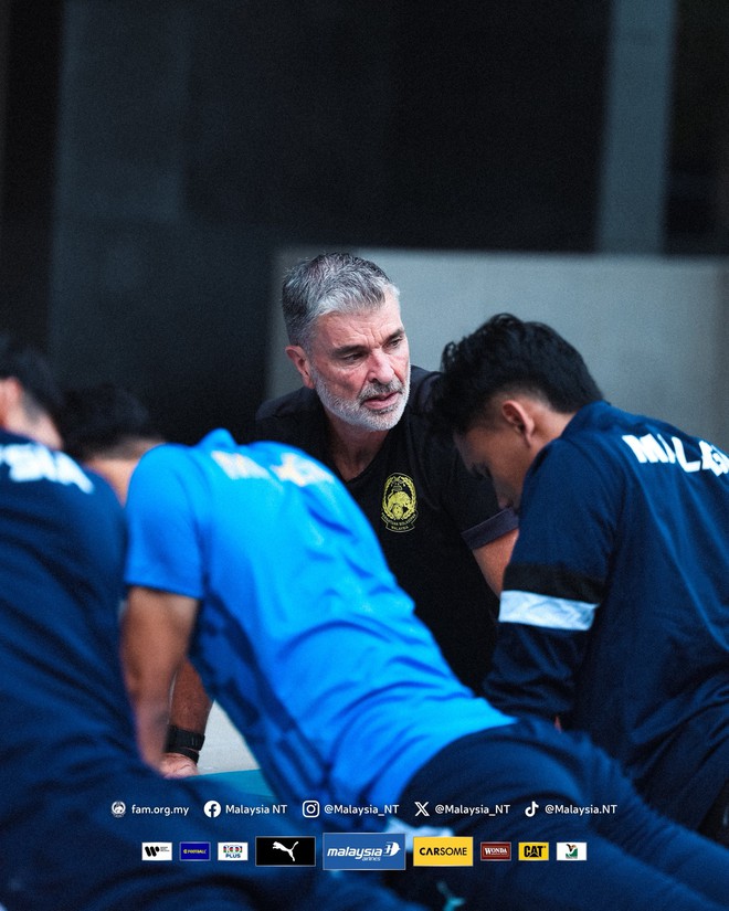 B&aacute;o Malaysia hiến kế cho HLV Cklamovski, mong đội nh&agrave; l&agrave;m 'điều thần kỳ' ở Việt Nam- Ảnh 2.