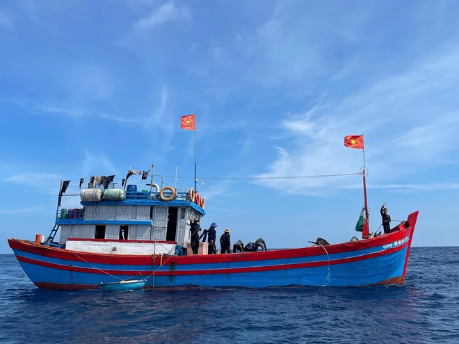 Bầu cử Quốc hội: Ho&agrave;n th&agrave;nh bầu cử sớm nơi c&aacute;ch đất liền 580 km - Ảnh 15.