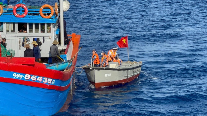 Bầu cử Quốc hội: Ho&agrave;n th&agrave;nh bầu cử sớm nơi c&aacute;ch đất liền 580 km - Ảnh 9.