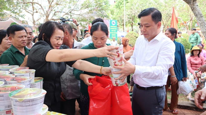 Rộn r&agrave;ng kh&ocirc;ng kh&iacute; Ng&agrave;y hội bi&ecirc;n ph&ograve;ng to&agrave;n d&acirc;n tại Đồng Nai - Ảnh 9.