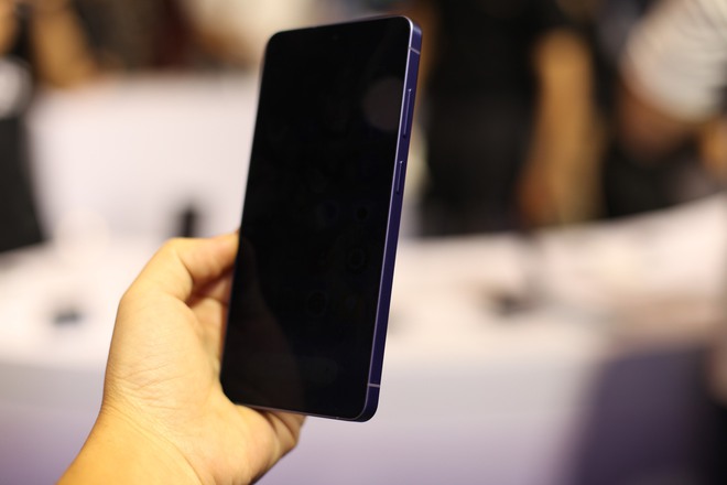 M&agrave;n h&igrave;nh chống nh&igrave;n trộm của Samsung kh&ocirc;ng chỉ d&agrave;nh cho người nhiều b&iacute; mật - Ảnh 2.