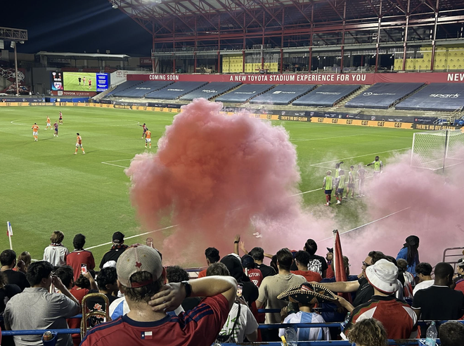 Người Việt ở Mỹ lần đầu trải nghiệm t&aacute;c nghiệp derby th&agrave;nh&hellip; Texas - Ảnh 3.