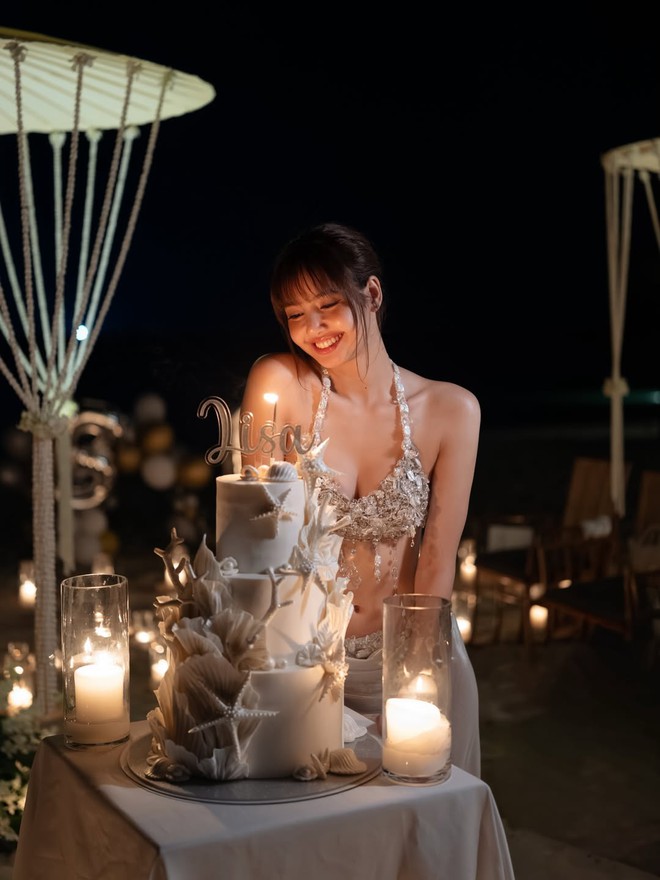 Lisa Blackpink đ&oacute;n tuổi 29 v&agrave; sự nghiệp &acirc;m nhạc đầy ấn tượng - Ảnh 2.