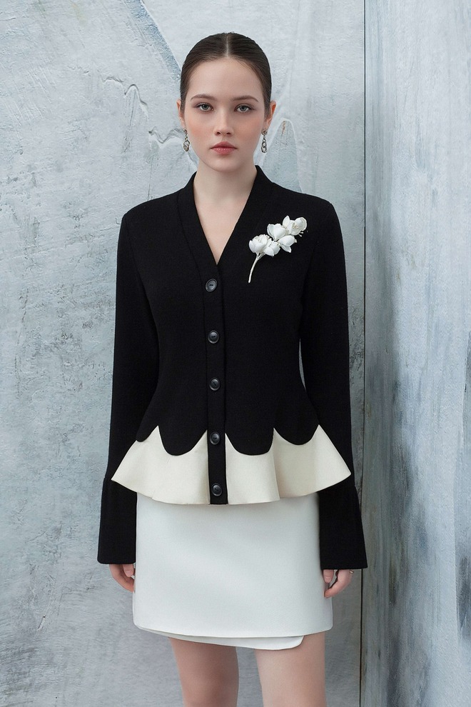 Sang trọng mà nữ tính nơi công sở cùng áo vest cách điệu- Ảnh 9. Sang trọng mà nữ tính nơi công sở cùng áo vest cách điệu- Ảnh 9.