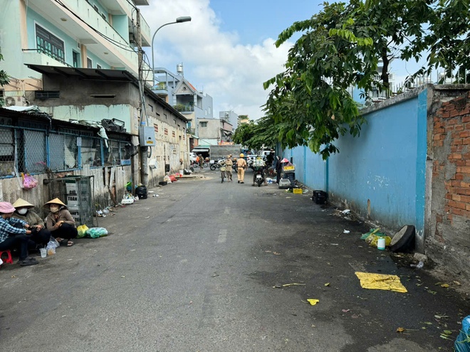 - Ảnh 4. - Ảnh 4.