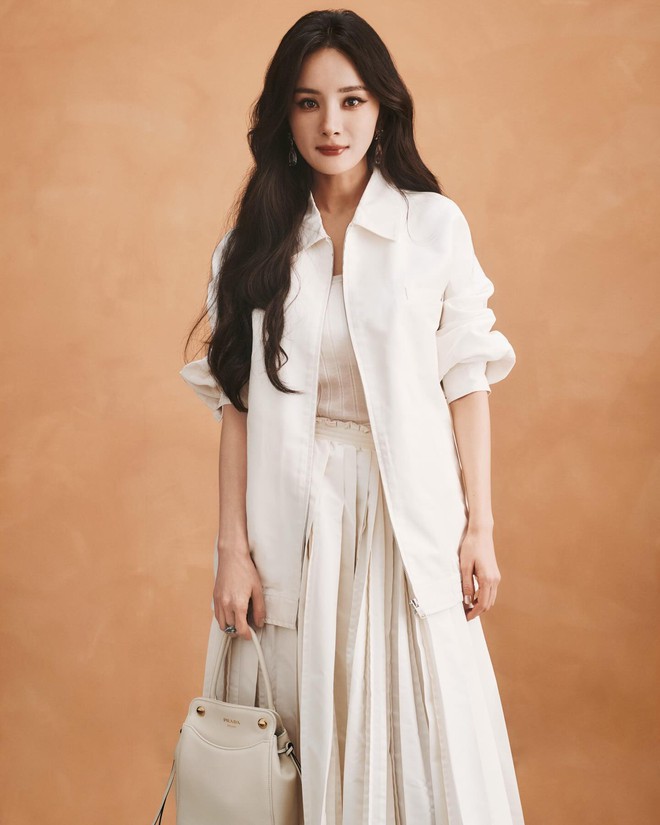 Cách mặc gam trắng từ đầu tới chân mà không nhạt nhòa- Ảnh 6.