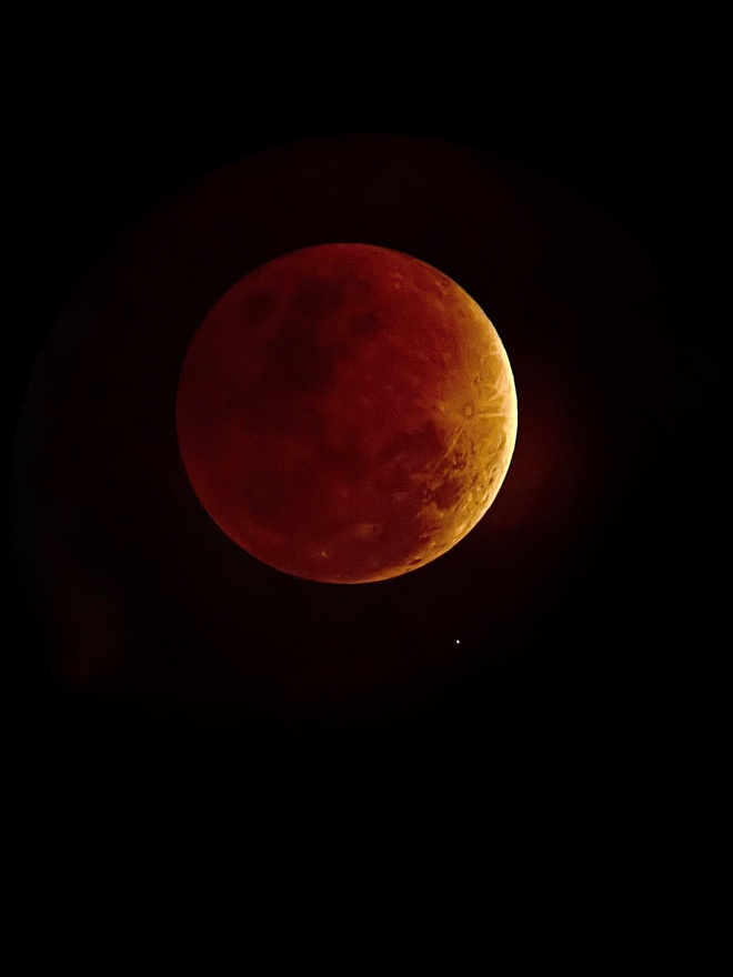 Tối nay 5.3, chi&ecirc;m ngưỡng ảnh chụp nguyệt thực ở TP.HCM đang g&acirc;y sốt mạng x&atilde; hội - Ảnh 8.