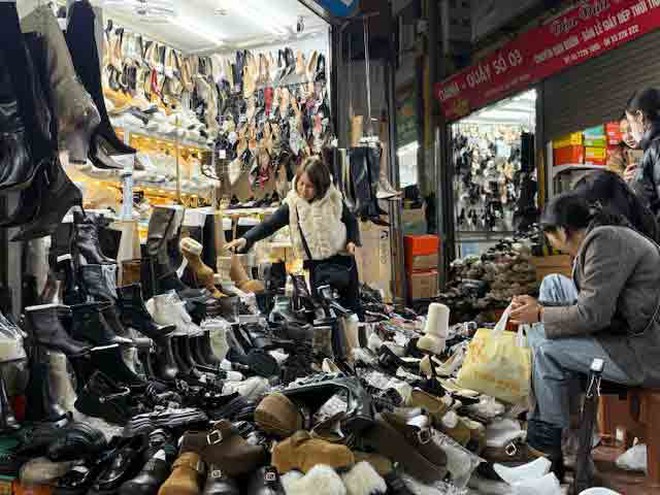 Cuộc 'c&aacute;ch mạng số' tr&ecirc;n c&aacute;c sạp h&agrave;ng cũ- Ảnh 1.