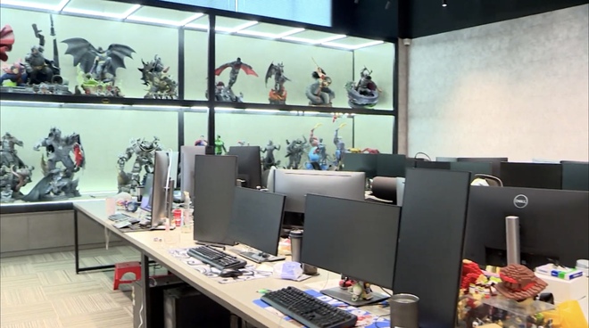 Vụ &lsquo;X&ocirc;i Lạc TV&rsquo;: Bắt b&igrave;nh luận vi&ecirc;n &lsquo;Batman&rsquo;&rsquo;, &lsquo;Người Rơm&rsquo;&hellip; v&agrave; thu 300 tỉ đồng - Ảnh 4.