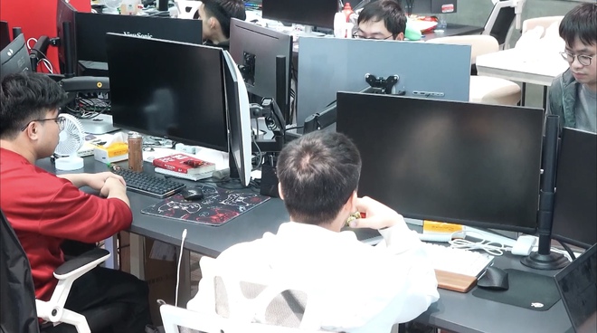 Vụ &lsquo;X&ocirc;i Lạc TV&rsquo;: Bắt b&igrave;nh luận vi&ecirc;n &lsquo;Batman&rsquo;&rsquo;, &lsquo;Người Rơm&rsquo;&hellip; v&agrave; thu 300 tỉ đồng - Ảnh 3.