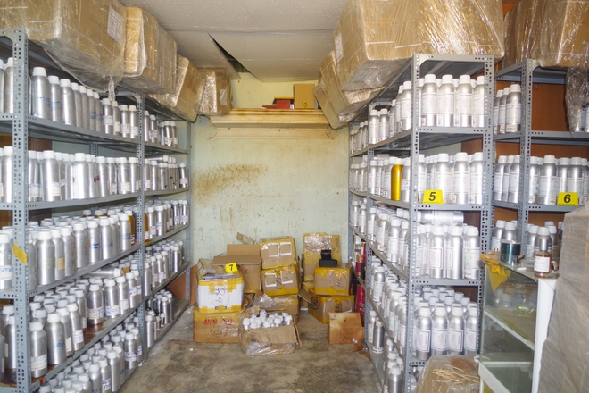 Công an tỉnh Đồng Nai tìm bị hại vụ nước hoa giả làm bằng máy đánh trứng- Ảnh 1.