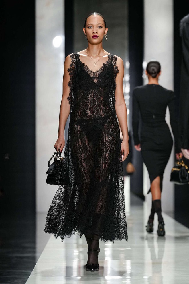 Mẹo phối đồ theo xu hướng vintage revival chuẩn fashionista hiệu quả- Ảnh 4. Mẹo phối đồ theo xu hướng vintage revival chuẩn fashionista hiệu quả- Ảnh 4.