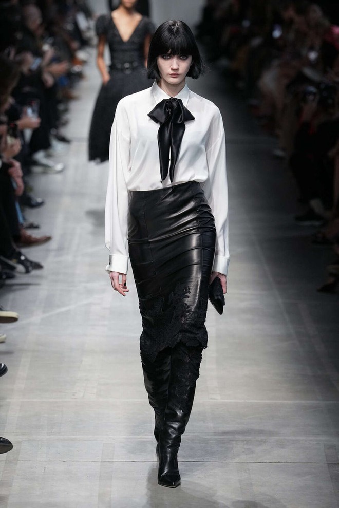 Mẹo phối đồ theo xu hướng vintage revival chuẩn fashionista hiệu quả- Ảnh 5. Mẹo phối đồ theo xu hướng vintage revival chuẩn fashionista hiệu quả- Ảnh 5.