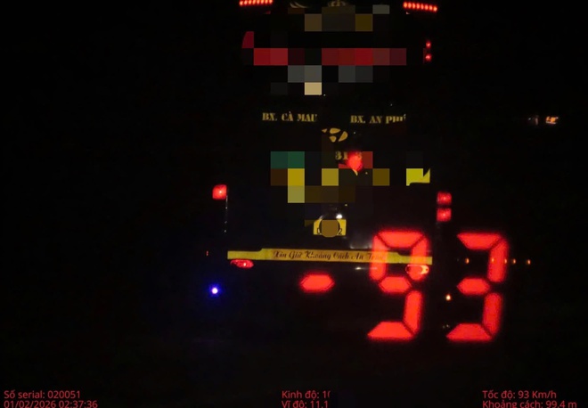 CSGT TP.HCM siết tốc độ trên Quốc lộ 13, có tài xế chạy hơn 100 Km/h - Ảnh 3.