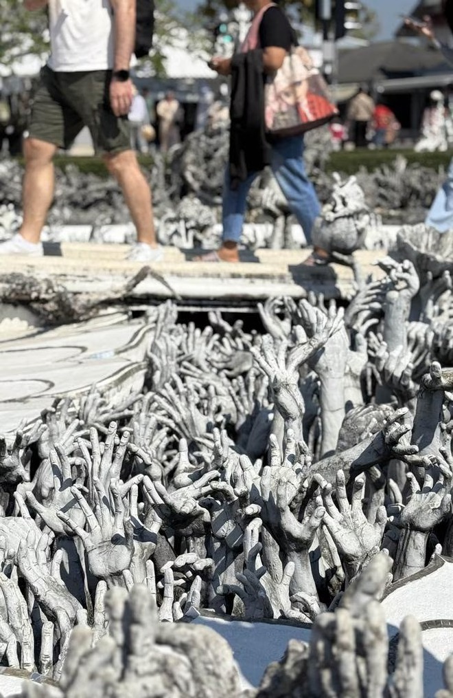 Ngôi đền được ví như 'Địa ngục trần gian' ở Thái Lan thu hút du khách- Ảnh 7. Ngôi đền được ví như 'Địa ngục trần gian' ở Thái Lan thu hút du khách- Ảnh 7.