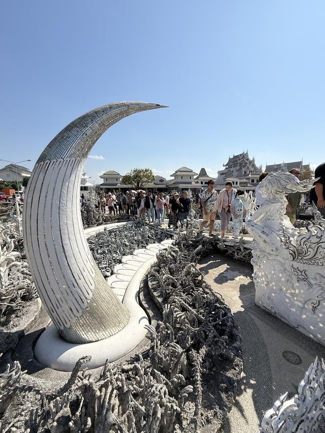 Ngôi đền được ví như 'Địa ngục trần gian' ở Thái Lan thu hút du khách- Ảnh 6. Ngôi đền được ví như 'Địa ngục trần gian' ở Thái Lan thu hút du khách- Ảnh 6.