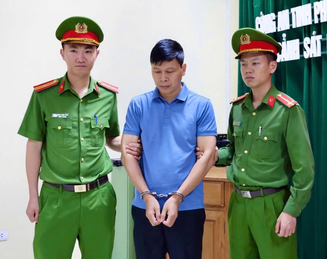 C&ocirc;ng an tỉnh Ph&uacute; Thọ bắt giam 5 gi&aacute;m đốc v&agrave; 1 cựu ph&oacute; chủ tịch x&atilde; - Ảnh 3.