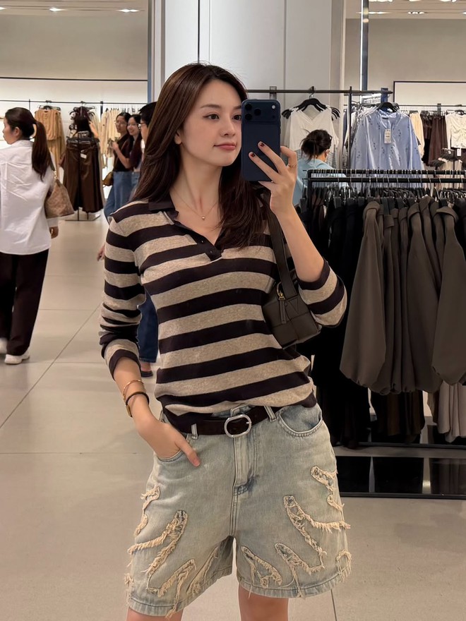 Nàng thêm tự tin khi diện áo kẻ sọc ngang trong ngày nắng - Ảnh 2.