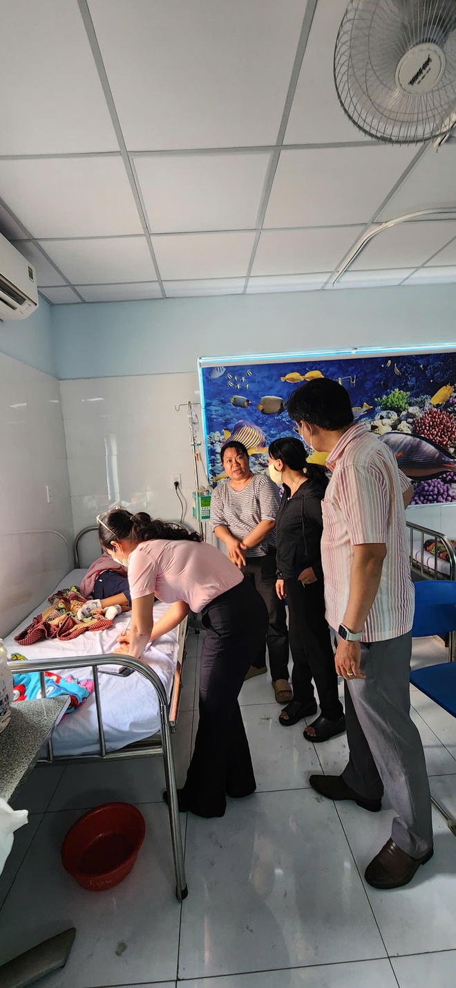 Sáng nay 220 học sinh Trường tiểu học Bình Quới Tây, TP.HCM nghỉ học - Ảnh 5.