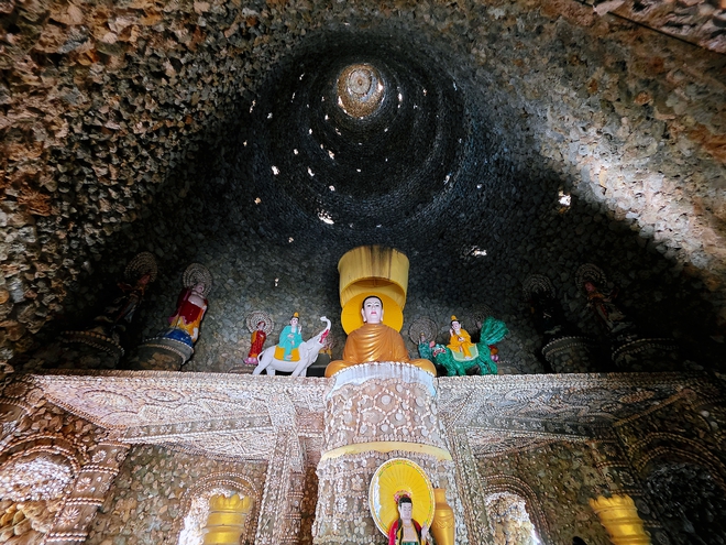 Khám phá chùa Từ Vân, kiệt tác từ san hô và vỏ ốc- Ảnh 9. Khám phá chùa Từ Vân, kiệt tác từ san hô và vỏ ốc- Ảnh 9.