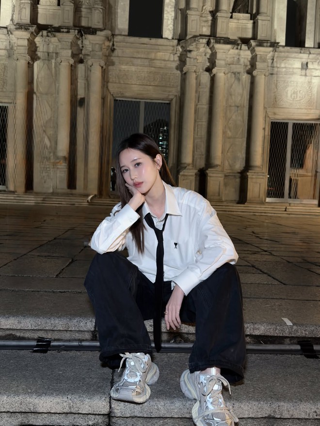 Áo sơ mi trắng, 'chìa khóa' biến hóa đa phong cách cho nàng hiện đại- Ảnh 3.
