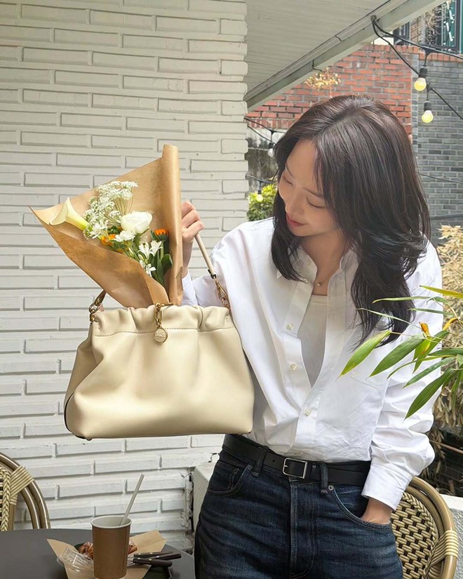 Áo sơ mi trắng, 'chìa khóa' biến hóa đa phong cách cho nàng hiện đại- Ảnh 6.