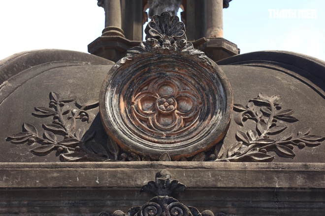 Mộ cổ kiến trúc giống nhà thờ 112 năm ở TP.HCM: Dấu tích tri huyện xưa- Ảnh 8. Mộ cổ kiến trúc giống nhà thờ 112 năm ở TP.HCM: Dấu tích tri huyện xưa- Ảnh 8.