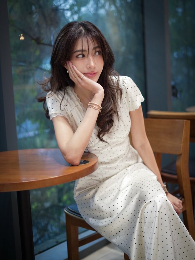 Chấm bi trở lại: Họa tiết 'nhỏ mà có võ' khuấy đảo tủ đồ của nàng- Ảnh 8.