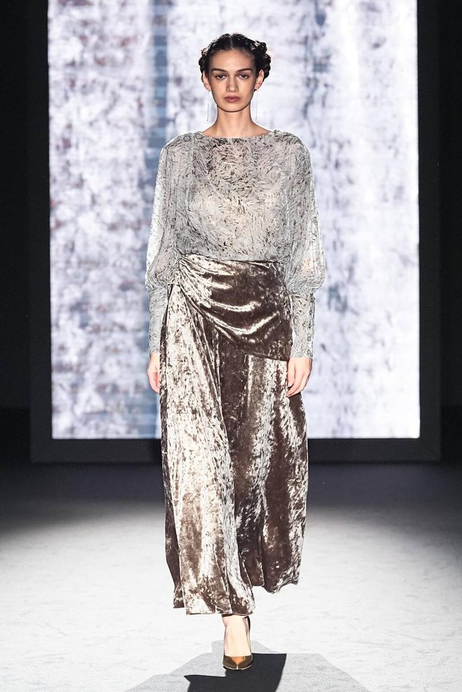 Màu chì 'phát sáng' - ít nhưng đắt, giúp nàng công sở tỏa sáng mỗi ngày- Ảnh 2. Màu chì 'phát sáng' - ít nhưng đắt, giúp nàng công sở tỏa sáng mỗi ngày- Ảnh 2.