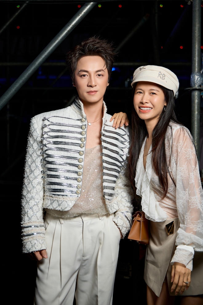 Nam ca sĩ l&agrave; &lsquo;bố 3 con&rsquo;, t&aacute;i xuất mạnh mẽ sau 10 năm vắng b&oacute;ng showbiz- Ảnh 3.