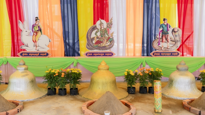 Người trẻ Khmer lễ ch&ugrave;a cầu b&igrave;nh an dịp Tết Ch&ocirc;l Chnăm Thm&acirc;y - Ảnh 10.