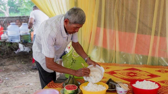 Người trẻ Khmer lễ ch&ugrave;a cầu b&igrave;nh an dịp Tết Ch&ocirc;l Chnăm Thm&acirc;y - Ảnh 13.