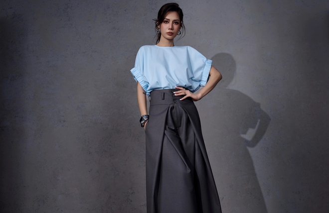 Màu chì 'phát sáng' - ít nhưng đắt, giúp nàng công sở tỏa sáng mỗi ngày- Ảnh 6. Màu chì 'phát sáng' - ít nhưng đắt, giúp nàng công sở tỏa sáng mỗi ngày- Ảnh 6.