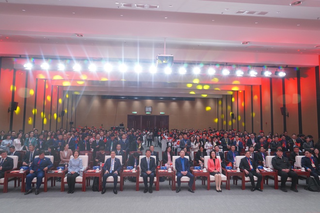 Gắn kết hữu nghị, ‘gen đỏ’ sẽ được truyền cho thế hệ mai sau- Ảnh 4. Gắn kết hữu nghị, ‘gen đỏ’ sẽ được truyền cho thế hệ mai sau- Ảnh 4.