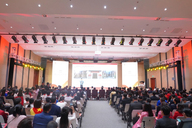 Gắn kết hữu nghị, ‘gen đỏ’ sẽ được truyền cho thế hệ mai sau- Ảnh 3. Gắn kết hữu nghị, ‘gen đỏ’ sẽ được truyền cho thế hệ mai sau- Ảnh 3.