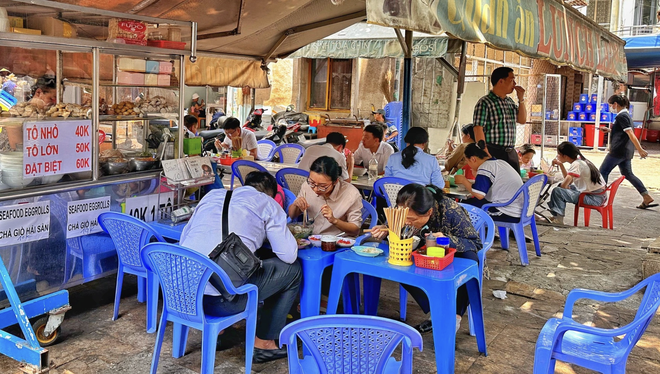 Qu&aacute;n ăn b&igrave;nh d&acirc;n ở TP.HCM nổi tiếng thế giới: B&agrave; chủ mất, qu&aacute;n giờ ra sao? - Ảnh 5.