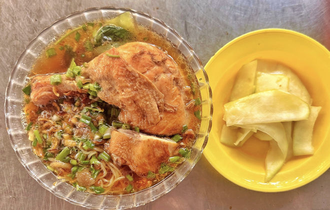 Qu&aacute;n ăn b&igrave;nh d&acirc;n ở TP.HCM nổi tiếng thế giới: B&agrave; chủ mất, qu&aacute;n giờ ra sao? - Ảnh 7.