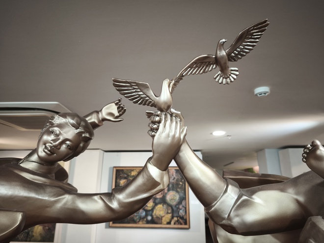 'Nghệ sĩ Đà Nẵng từng bước thu hẹp khoảng cách với các trung tâm mỹ thuật lớn'- Ảnh 6. 'Nghệ sĩ Đà Nẵng từng bước thu hẹp khoảng cách với các trung tâm mỹ thuật lớn'- Ảnh 6.