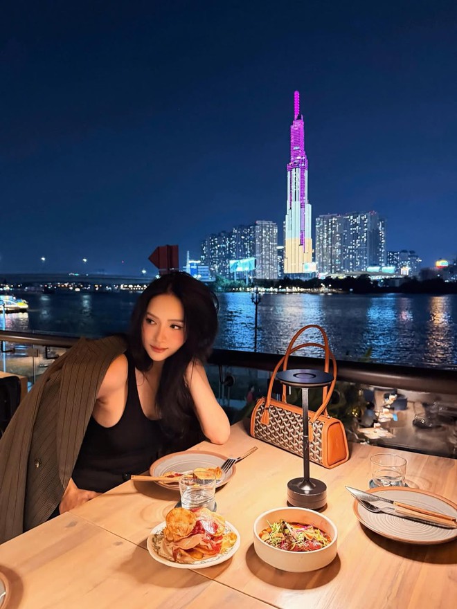 Áo ba lỗ giúp nàng tự tin xuống phố ngày hè- Ảnh 4.