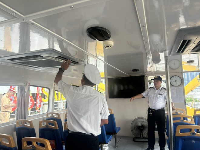 TP . HCM tăng cường kiểm tra t&agrave;u chở kh&aacute;ch tr&ecirc;n s&ocirc;ng S&agrave;i G&ograve;n dịp lễ 2026 - Ảnh 3.