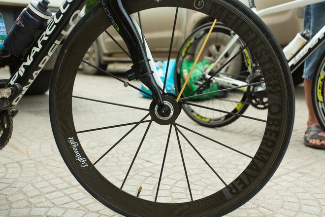 VĐV L&agrave;o mang 'chiến m&atilde;' 15.000 USD tham gia Ng&agrave;y hội đạp xe V&igrave; h&ograve;a b&igrave;nh- Ảnh 7.