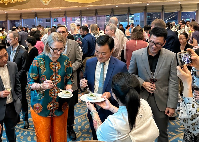 Hương vị &Uacute;c 2026 tại TP.HCM: M&oacute;n ngon từ c&ocirc; g&aacute;i Việt đầu ti&ecirc;n đạt sao Michelin - Ảnh 4.