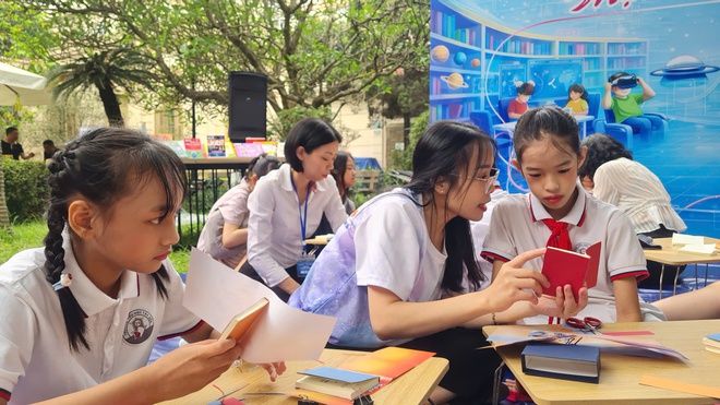 Ng&agrave;y s&aacute;ch h&uacute;t trẻ em, văn h&oacute;a đọc l&ecirc;n ng&ocirc;i số- Ảnh 5.