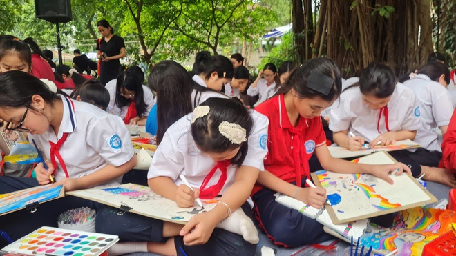 Ng&agrave;y s&aacute;ch h&uacute;t trẻ em, văn h&oacute;a đọc l&ecirc;n ng&ocirc;i số- Ảnh 2.