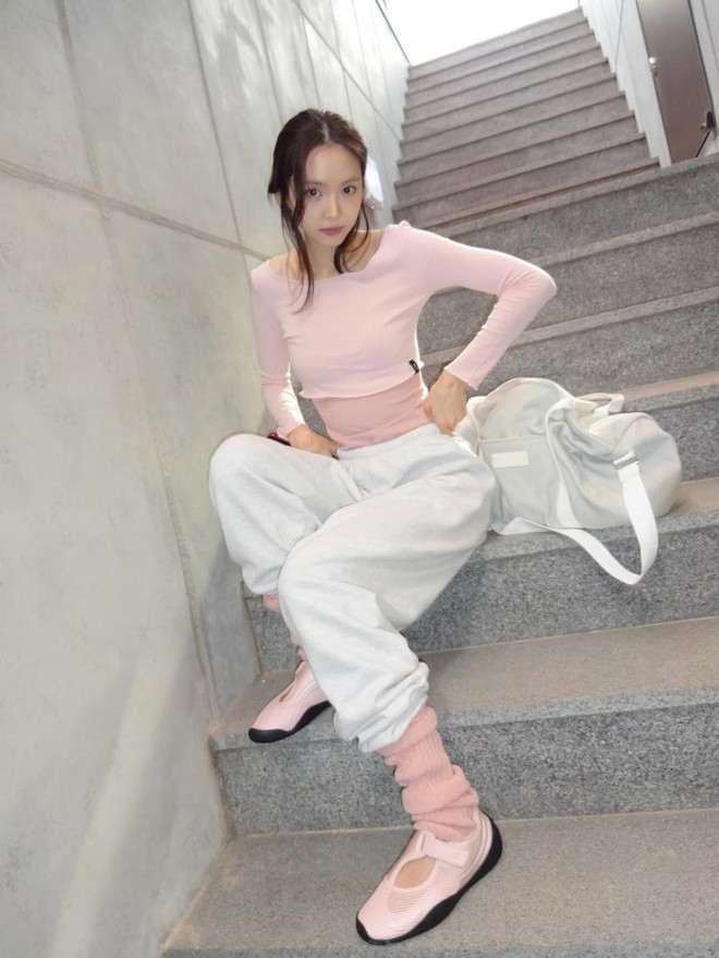 Làm mới tủ đồ với trang phục màu pastel nhẹ nhàng và hiện đại 2026 - Ảnh 6.